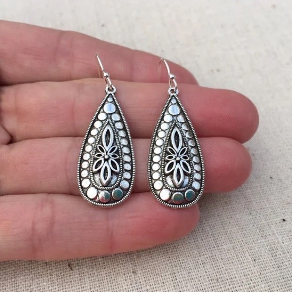 GlitzBlitz Boutique Jewelry - Any 2/$20! Silver Etched Boho Drop Earrings